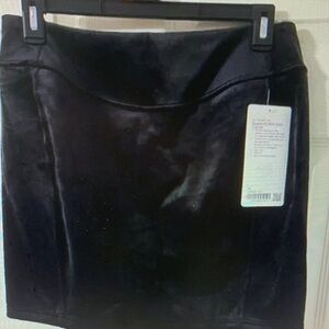(NWT) Velvet Lululemon Mini Skirt